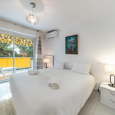 Appartement 3 Pieces Au Calme Avec Terrasses Et Verdure *